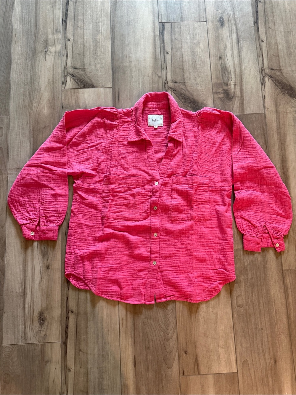 RAILS Lauren Organic Cotton Gauze Button Down Shirt in Hibiscus Pink.  Size M - Picture 4 of 8